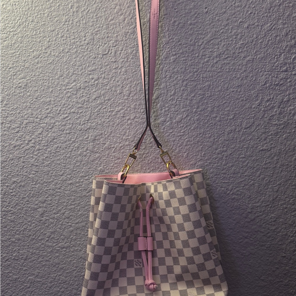 Louis Vuitton NéoNoé Shoulder Bag – Pink / Monogram Canvas – Pre-Owned